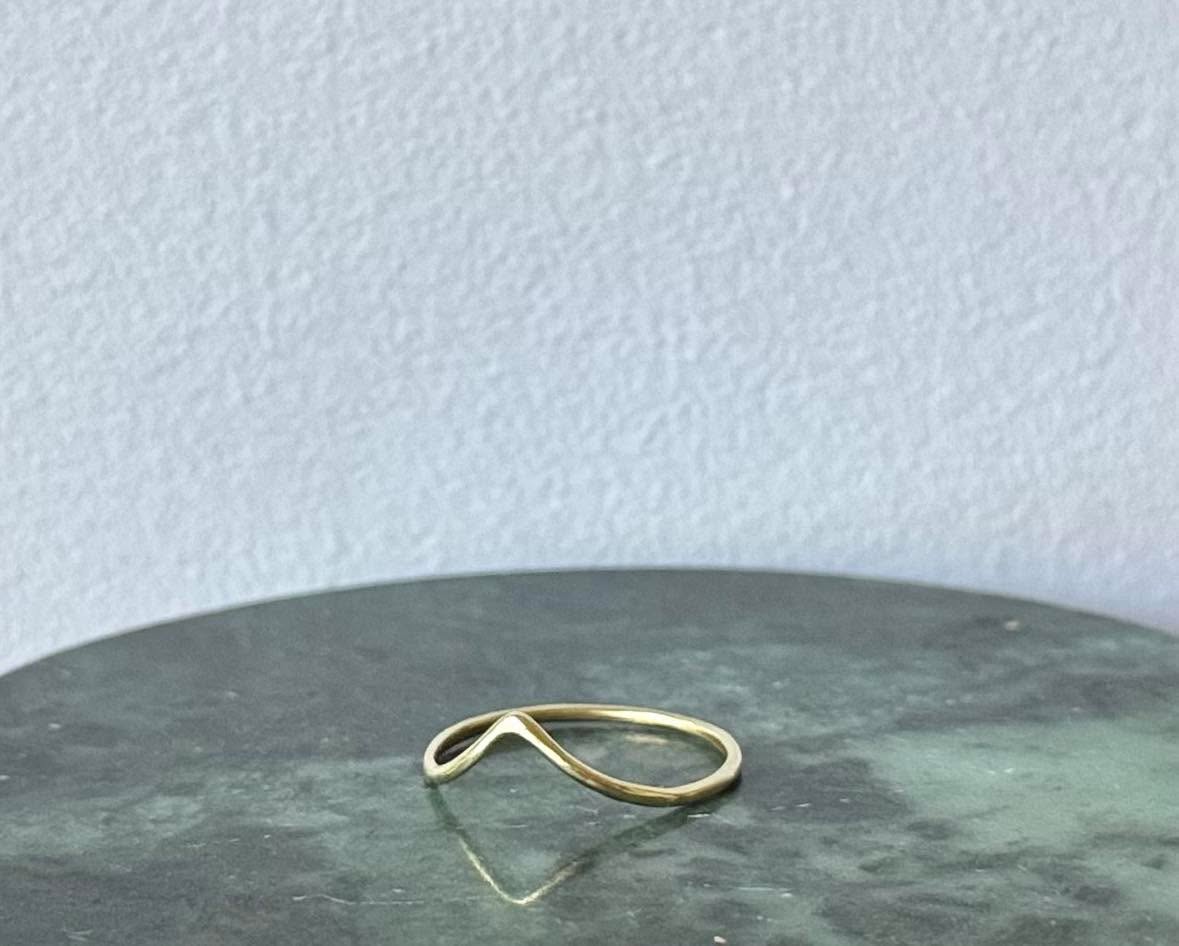 Princess – Petite Brass Herringbone Band | Prickleberry Lane