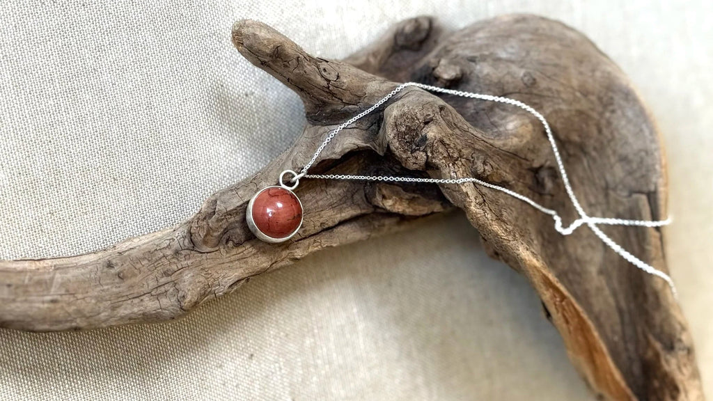 Spinning Stone Pendant Red Jasper
